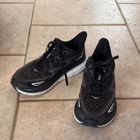 Women’s Clifton 9 Running Sneaker - Picture 6 of 7